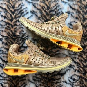 Women’s Nike Shox Gravity 'Metallic Gold'